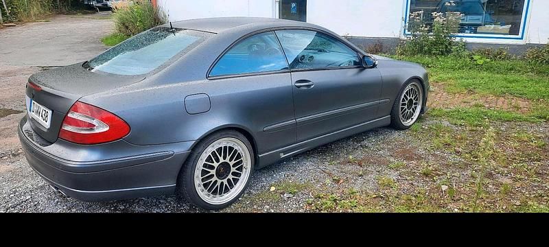 Grau Gebraucht 2003 Mercedes CLK500 Coupé | 12.000 € - Bild 1/4