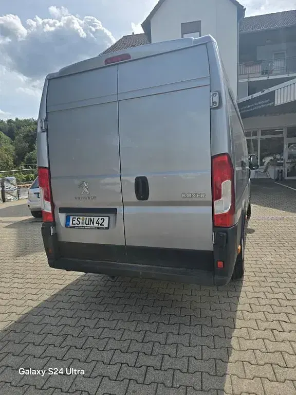 Gebraucht Peugeot Boxer 165 PS (121 kW) 2021 Silber Van