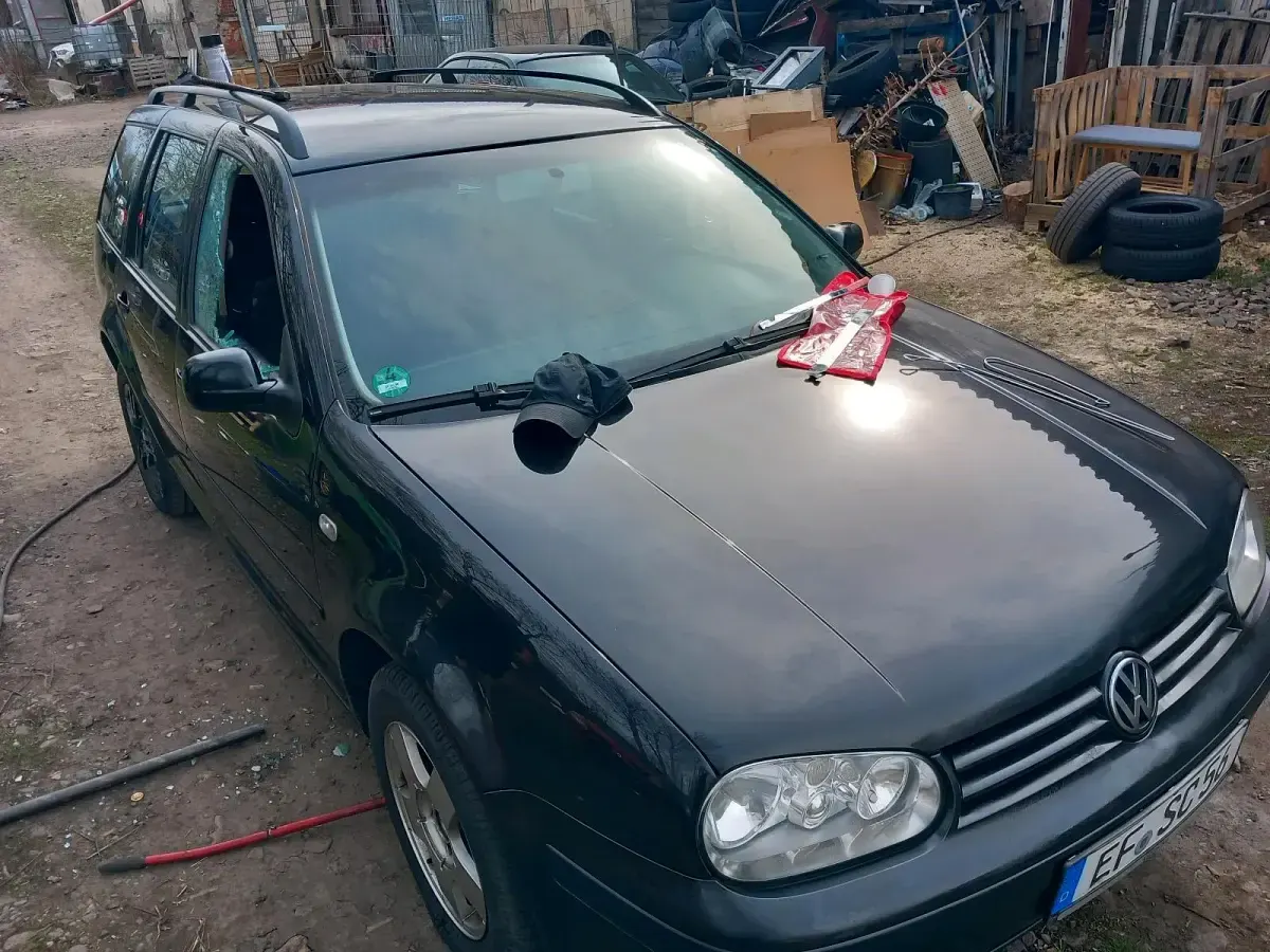 Gebraucht VW Golf IV 105 PS (77 kW) 2006 Schwarz Kombi
