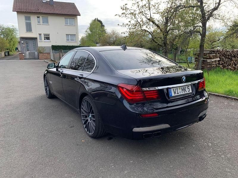 Gebraucht BMW 750 M Sport 449 PS (330 kW) 2013 Limousine