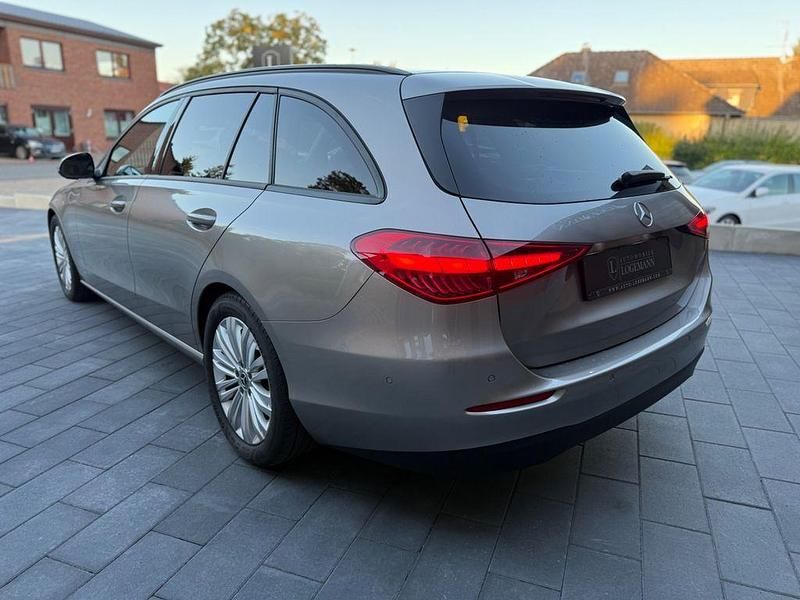 Gebraucht Mercedes C220 200 PS (147 kW) 2023 Silber Limousine