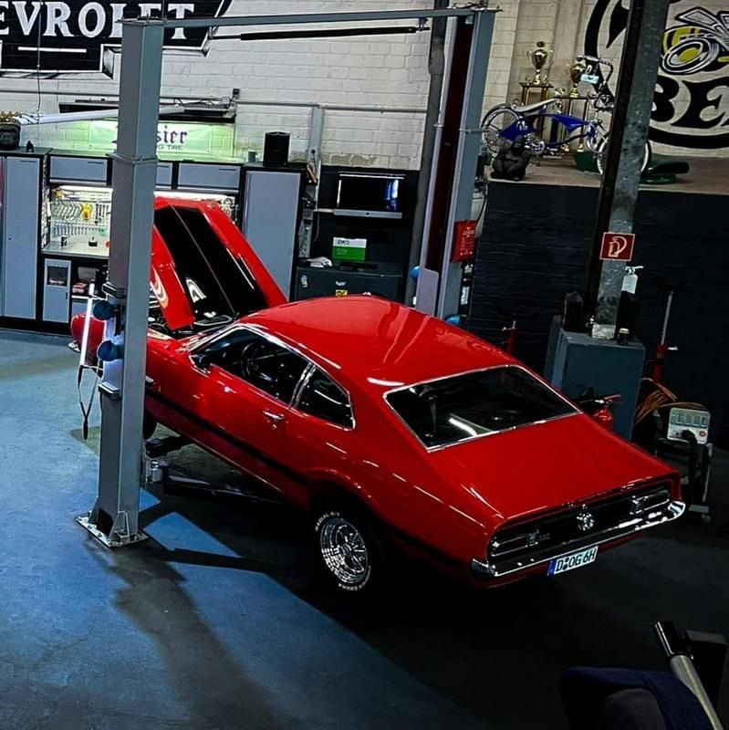 Rot Gebraucht 1974 Ford V8 Fastback Coupé | 39.500 € - Bild 1/4