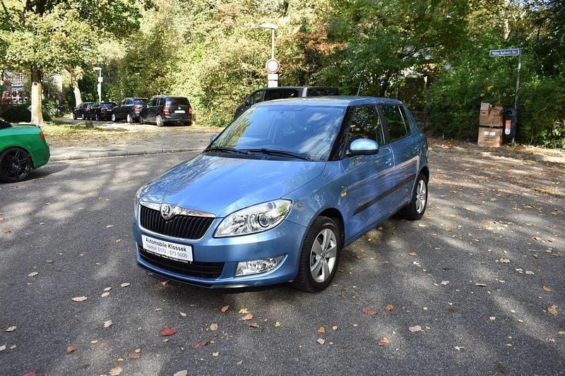 Blau Gebraucht 2014 Skoda Fabia Fresh Kleinwagen | 8.850 € (Fairer Preis) - Bild 1/4