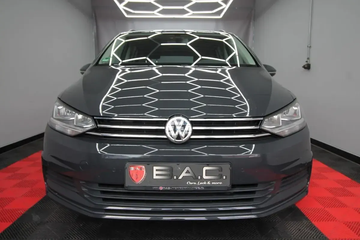 Gebraucht VW Touran Comfortline 150 PS (110 kW) 2016 Grau Van / Kleinbus