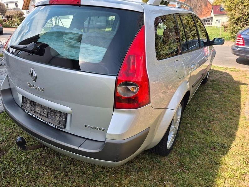 Gebraucht Renault Mégane II Authentique 111 PS (81 kW) 2006 Silber Limousine