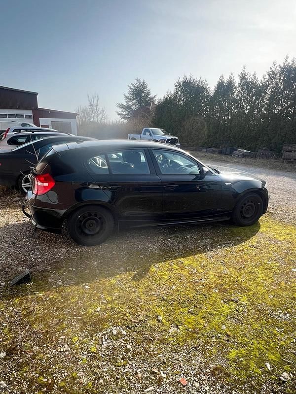 Gebraucht BMW 116 116 PS (85 kW) 2009 Schwarz Kleinwagen