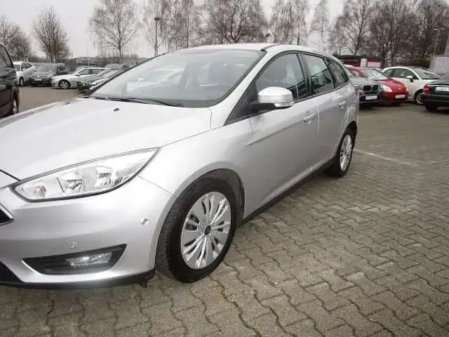 Gebraucht Ford Focus Business Edition 125 PS (91 kW) 2018 Polarsilber metallic Kombi