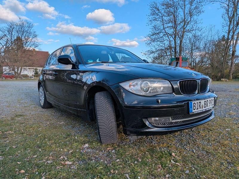 Gebraucht BMW 118 143 PS (105 kW) 2011 Schwarz Kleinwagen