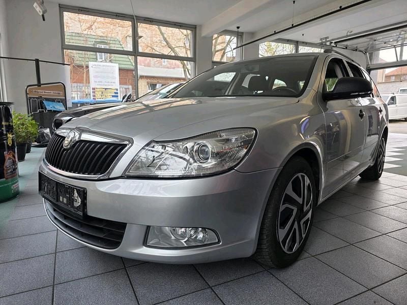 Gebraucht Skoda Octavia 105 PS (77 kW) 2012 Silber Kombi