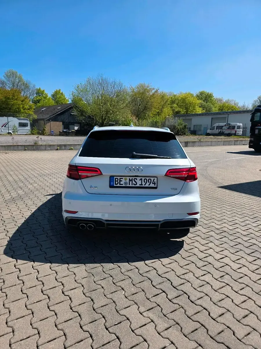 Używany Audi A3 S-Line 150 KM (110 kW) 2016 Biały Sedan/Limuzyna