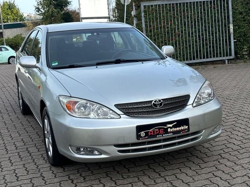 Silber Gebraucht 2002 Toyota Camry Limousine | 5.900 € - Bild 1/4