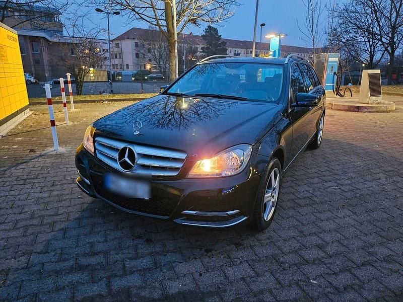 Gebraucht Mercedes C180 Elegance 156 PS (114 kW) 2012 Schwarz Kombi
