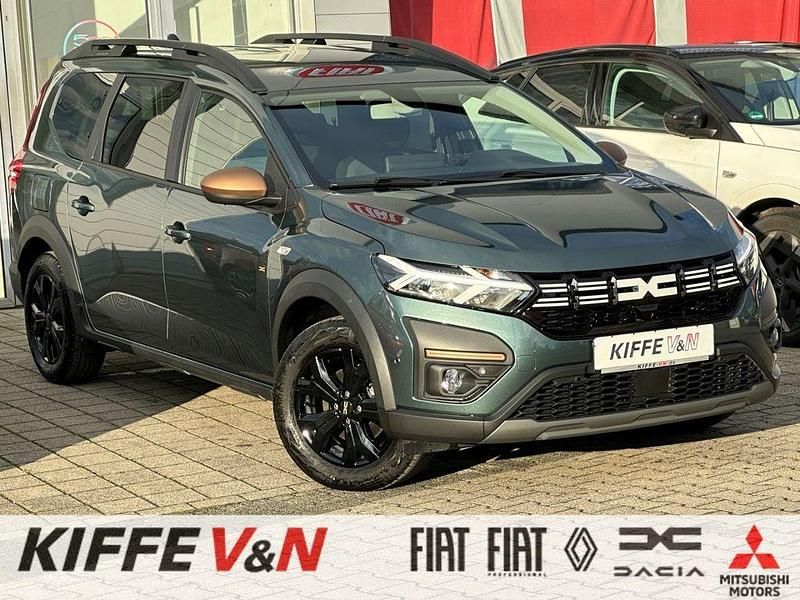 Grün Gebraucht 2023 Dacia Jogger Extreme Van / Kleinbus | 23.680 € (Fairer Preis) - Bild 1/4