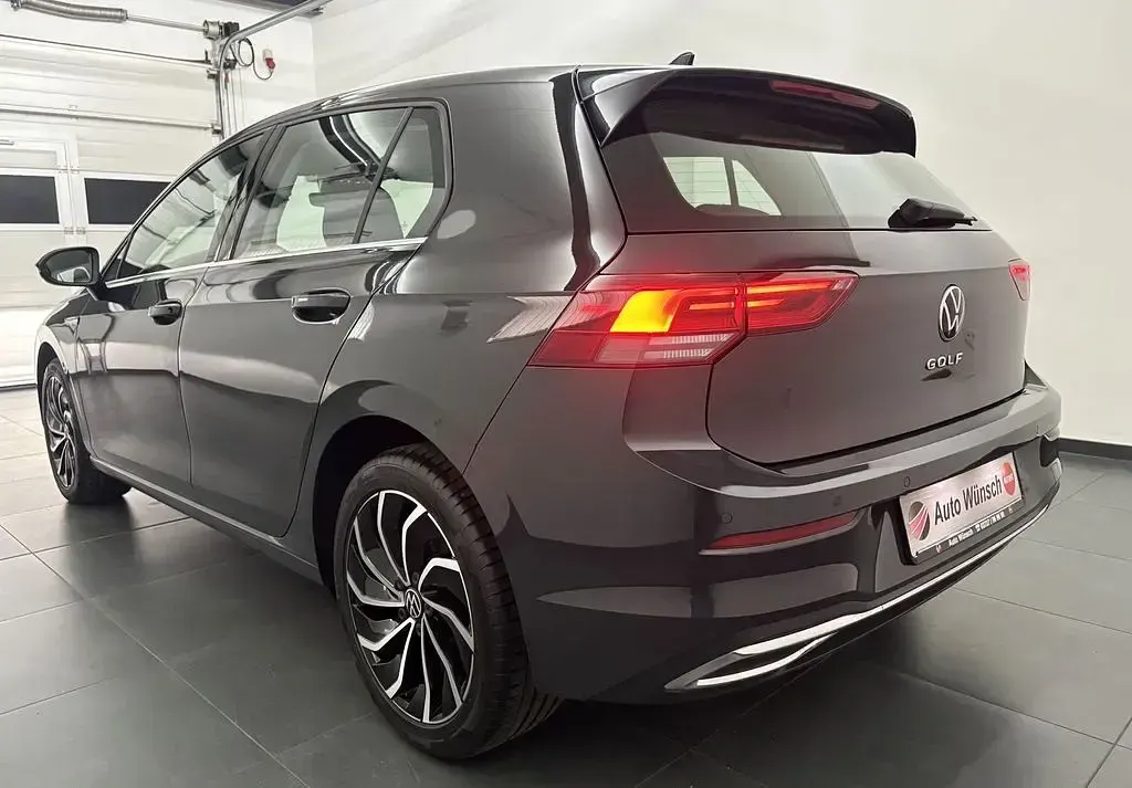 Second-hand VW Golf VIII Style 150 CP (110 kW) 2024 Gri Berlinǎ