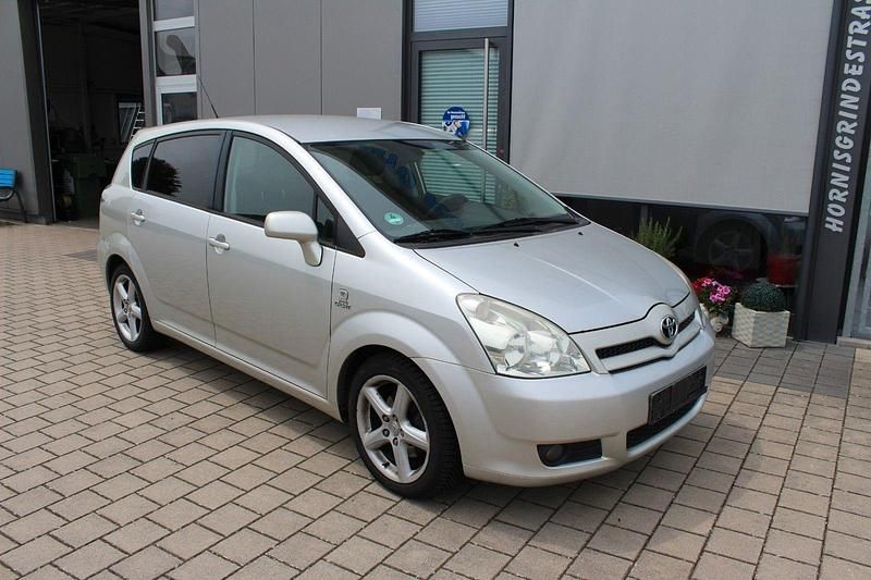Silber Gebraucht 2006 Toyota Corolla Verso Sol Van / Kleinbus | 2.990 € (Guter Preis) - Bild 1/4