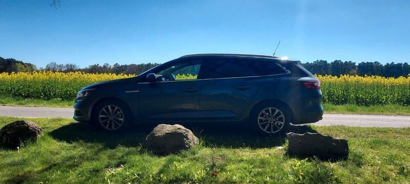 Grau Gebraucht 2016 Renault Mégane GrandTour Intens Kombi | 9.000 € (Fairer Preis) - Bild 1/4