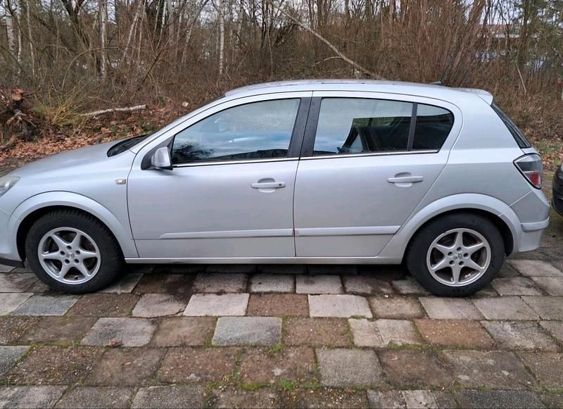 Gebraucht Opel Astra 140 PS (102 kW) 2009 Grau Kombi
