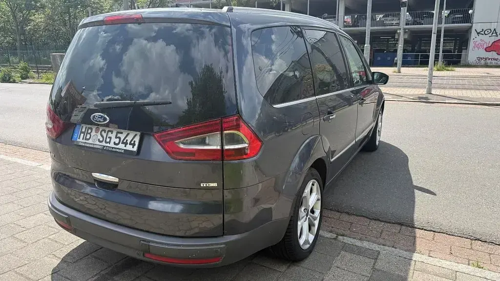 Gebraucht Ford Galaxy Titanium 175 PS (128 kW) 2010 Grau Van / Kleinbus