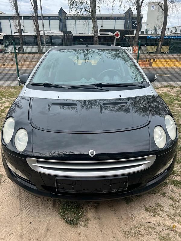 Schwarz Gebraucht 2004 Smart ForFour Limousine | 1.299 € (Fairer Preis) - Bild 1/4