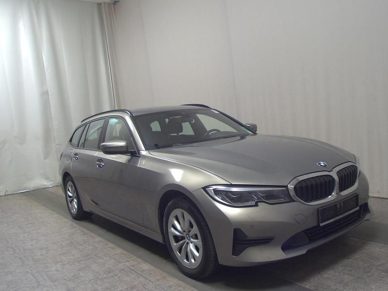 Gebraucht BMW 330 Advantage 286 PS (210 kW) 2021 Grau Kombi