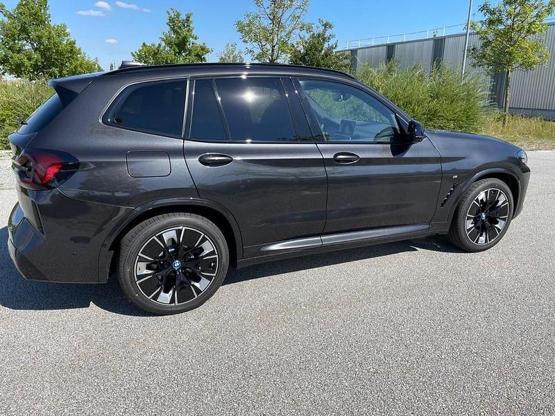 Gebraucht BMW iX3 Impressive 210 kW (286 PS) 2023 Grau SUV