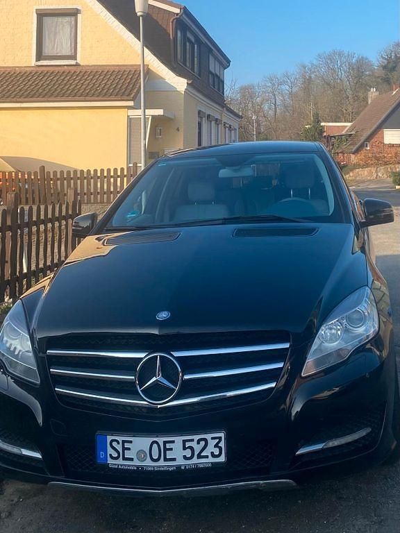 Schwarz Gebraucht 2011 Mercedes R350 Van / Kleinbus | 11.200 € (Fairer Preis) - Bild 1/4