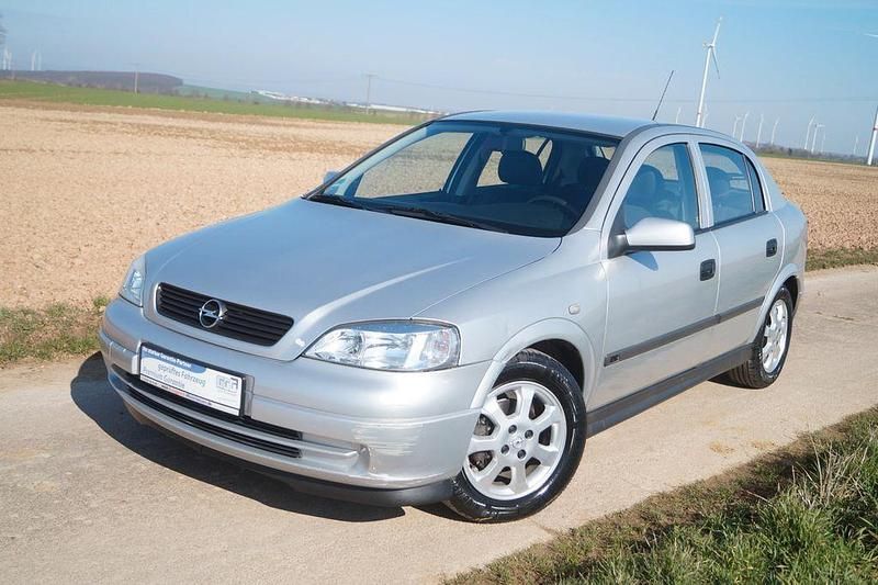 Gebraucht Opel Astra Selection 84 PS (61 kW) 2001 Silber Limousine