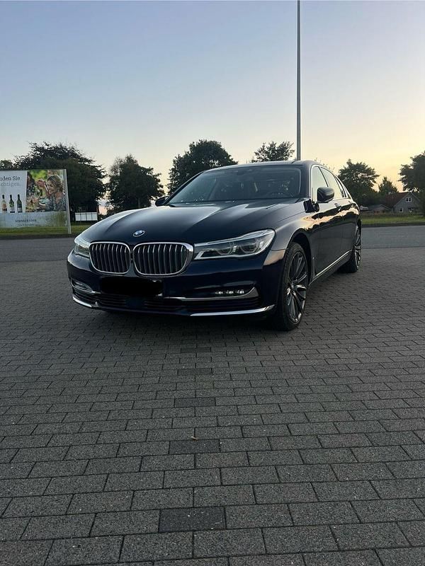 Gebraucht BMW 730 265 PS (194 kW) 2017 Blau Limousine