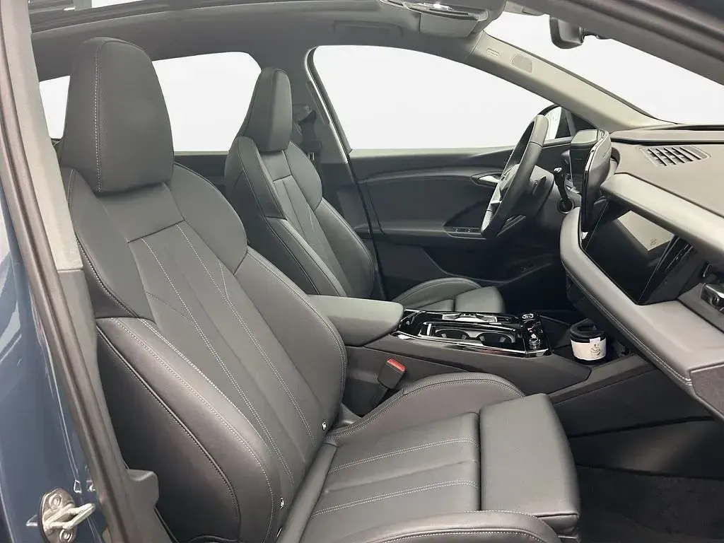 Gebraucht Audi Q6 e-tron S-Line 225 kW (306 PS) 2025 Plasmablau metallic SUV