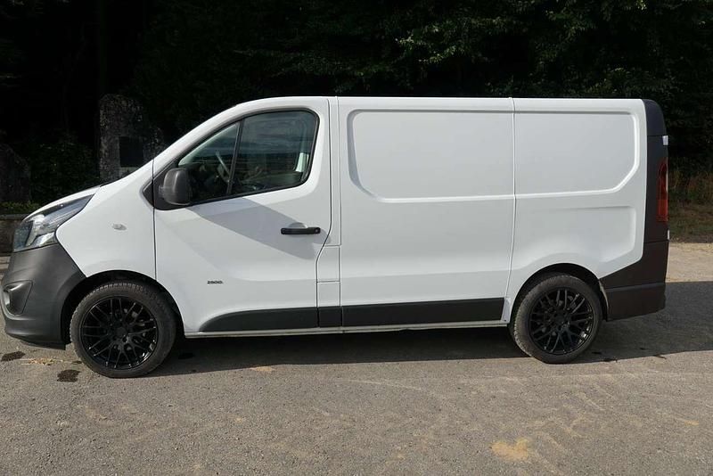 Gebraucht Opel Vivaro 120 PS (88 kW) 2016 Weiß Van / Kleinbus
