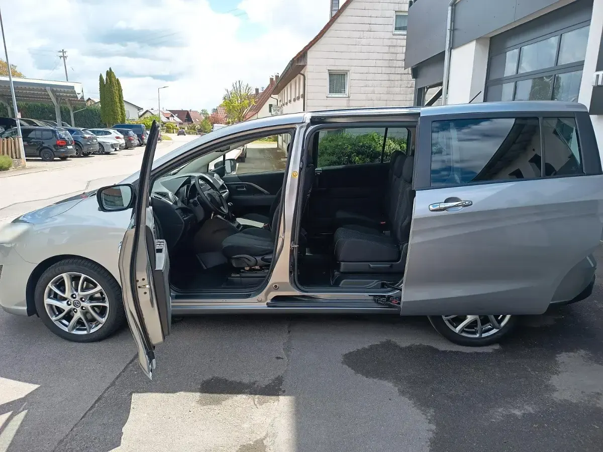 Gebraucht Mazda 5 115 PS (84 kW) 2014 Silber Van / Kleinbus
