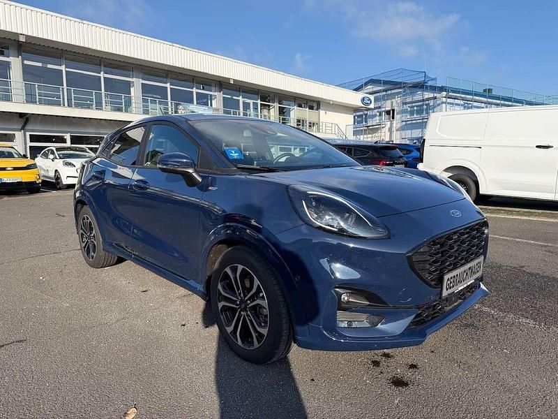 Gebraucht Ford Puma ST-Line 155 PS (114 kW) 2024 Lackierung solid "blazerblau" blau Coupé