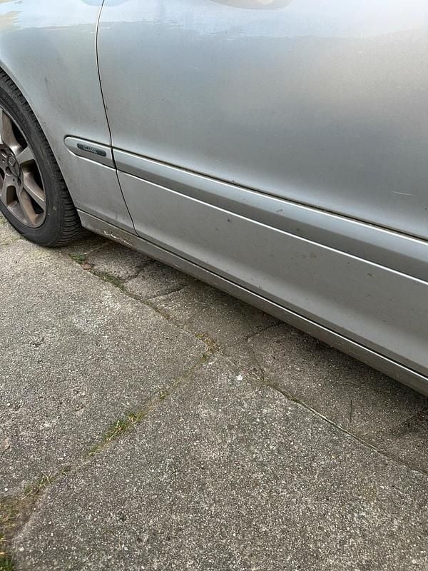 Silber Gebraucht 2004 Mercedes C180 Limousine | 1.800 € (Superpreis) - Bild 1/4