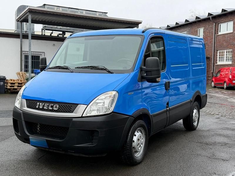 Blau Gebraucht 2010 Iveco Daily | 9.000 € - Bild 1/4