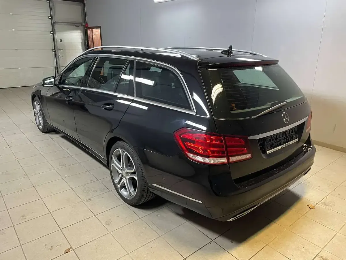 Gebraucht Mercedes E250 204 PS (150 kW) 2016 Obsidianschwarz  metalliclack Kombi