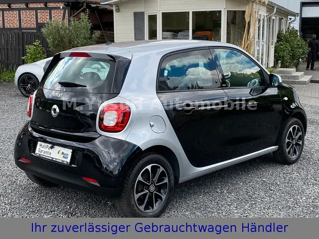 Gebraucht Smart ForFour 71 PS (52 kW) 2015 Schwarz Kleinwagen