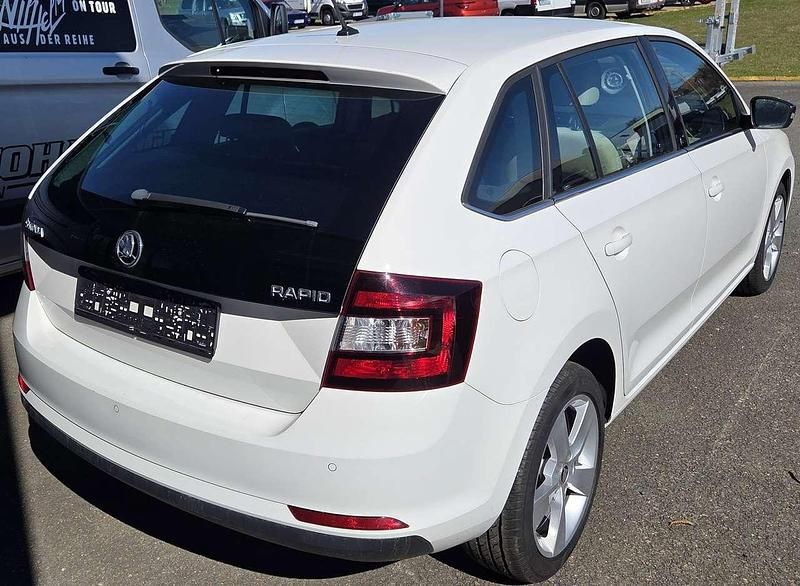 Gebraucht Skoda Rapid Style 110 PS (80 kW) 2018 Candyweiss Kleinwagen