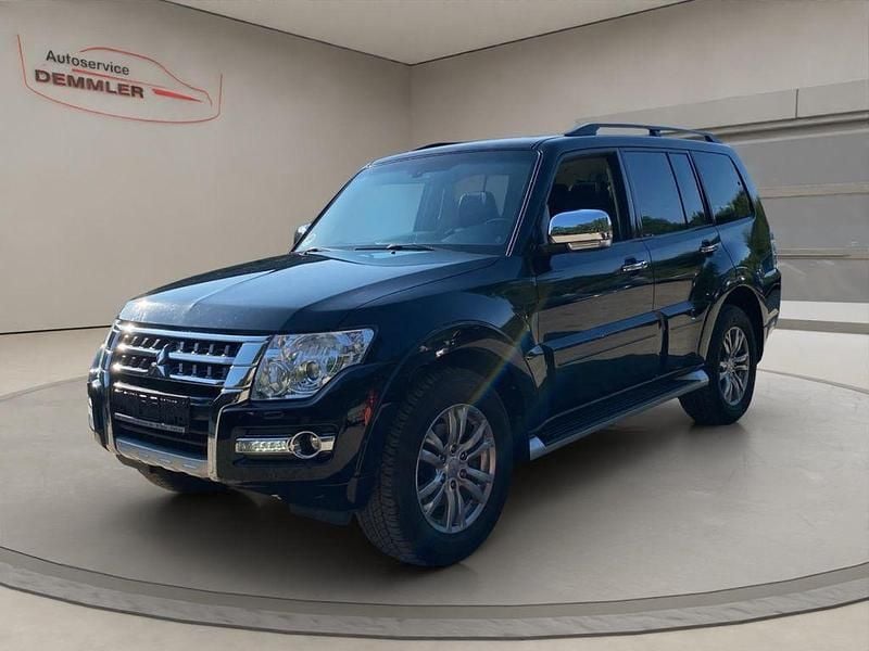 Schwarz Gebraucht 2016 Mitsubishi Pajero SUV | 23.800 € (Guter Preis) - Bild 1/4
