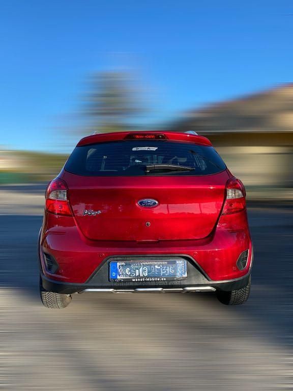 Gebraucht Ford Ka Active 86 PS (63 kW) 2019 Rot Limousine