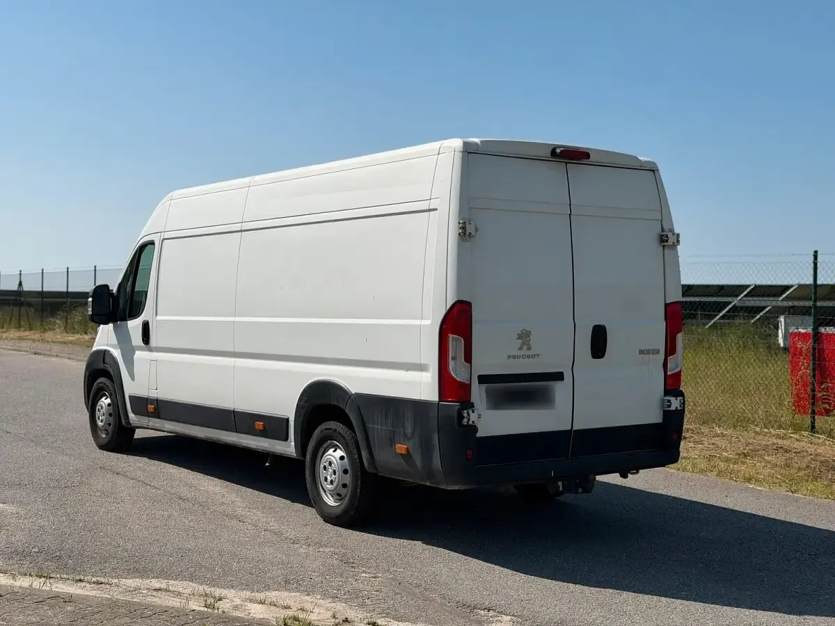 Gebraucht Peugeot Boxer 140 PS (102 kW) 2020 Weiß Van