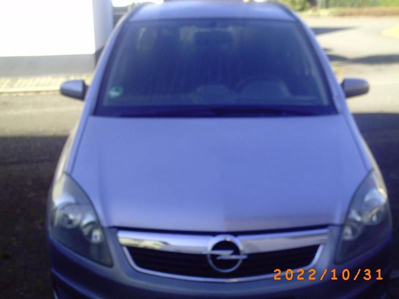 Gebraucht Opel Zafira 103 PS (75 kW) 2007 Silber Van / Kleinbus