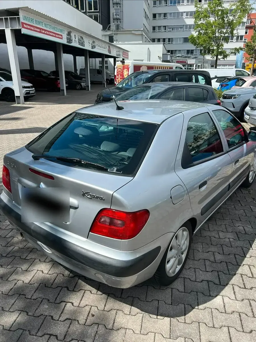 Gebraucht Citroën Xsara 109 PS (80 kW) 2000 Grau Limousine