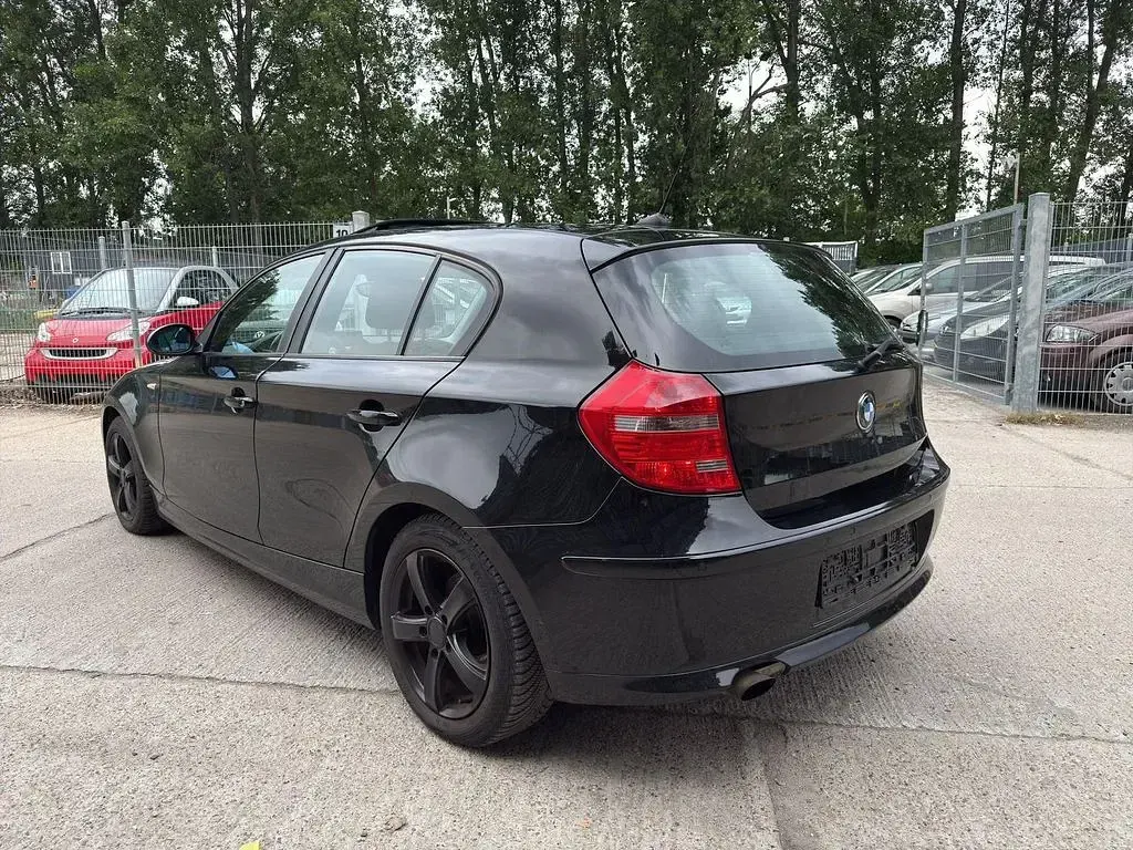 Gebraucht BMW 116 122 PS (89 kW) 2008 Schwarz ii Kleinwagen