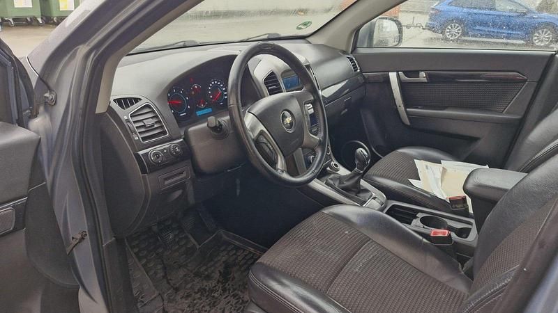 Gebraucht Chevrolet Captiva 163 PS (119 kW) 2012 Grau SUV