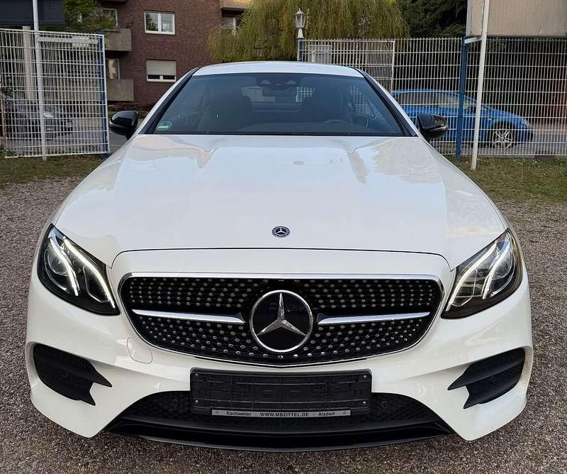 Gebraucht Mercedes E220 AMG 194 PS (142 kW) 2017 Weiß Coupé