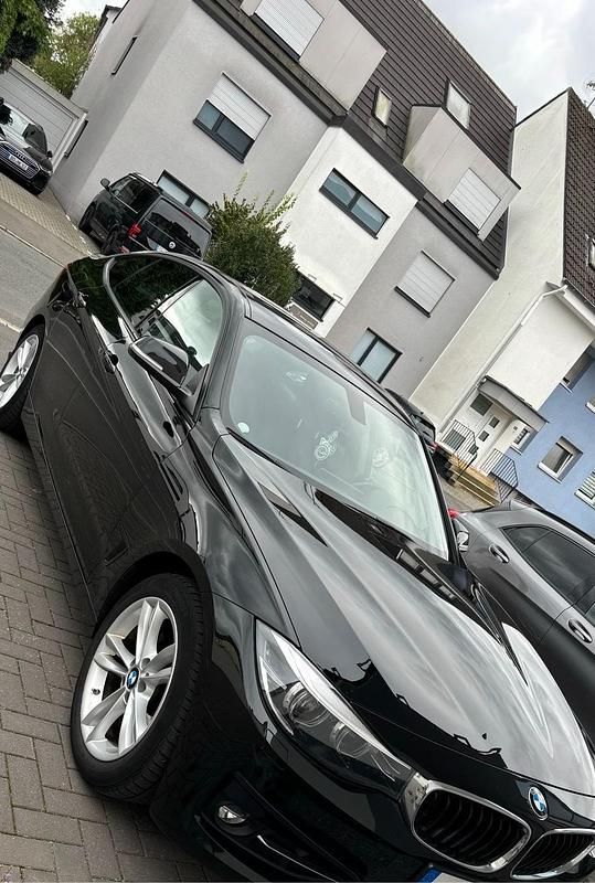 Schwarz Gebraucht 2020 BMW 320 Gran Turismo Limousine | 20.000 € (Fairer Preis) - Bild 1/4