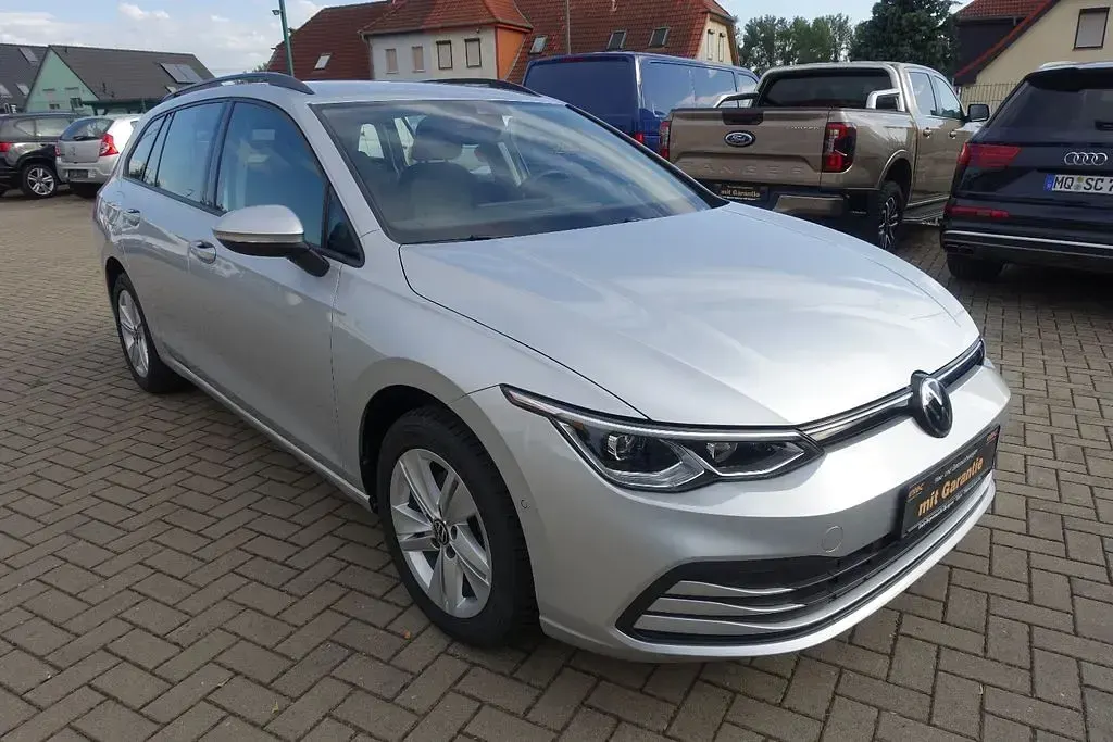 Gebraucht VW Golf VIII Life 110 PS (80 kW) 2021 Grau Kombi
