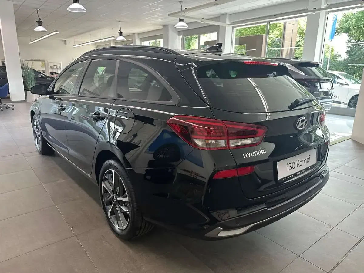 Neu Hyundai i30 Trend 150 PS (110 kW) 2026 Schwarz Kombi