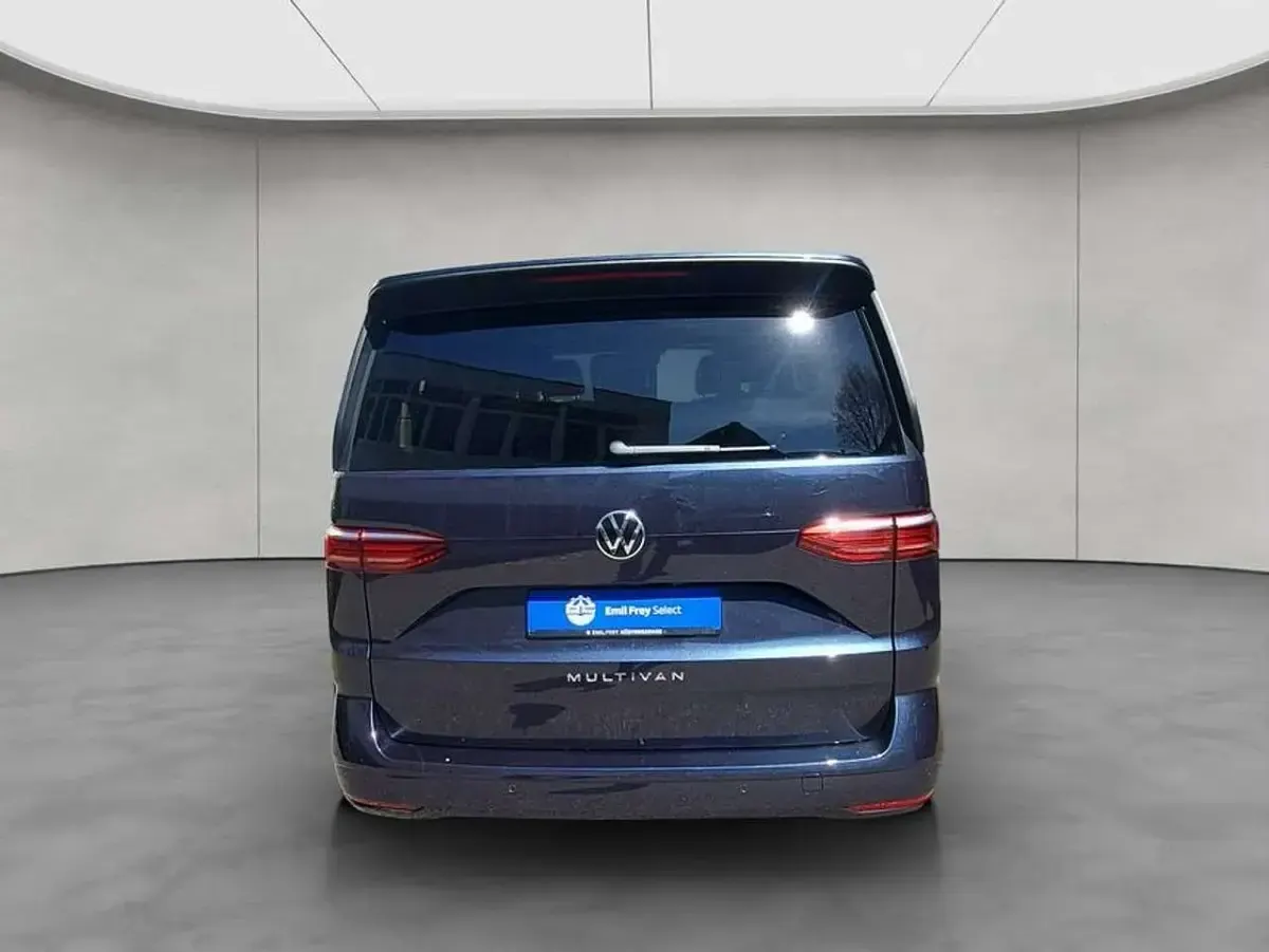 Gebraucht VW Multivan Life 150 PS (110 kW) 2025 Blau Van / Kleinbus