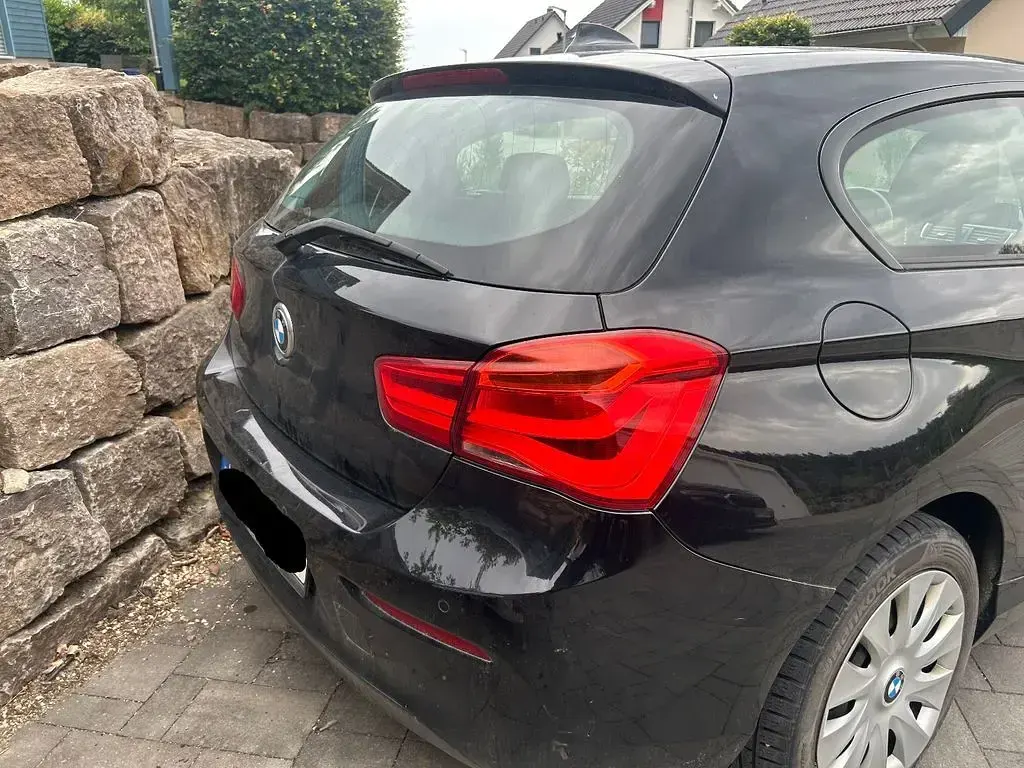 Gebraucht BMW 116 109 PS (80 kW) 2016 Schwarz Kleinwagen
